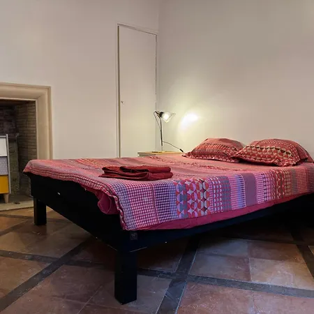 T2, Quartier Historique Apartment *